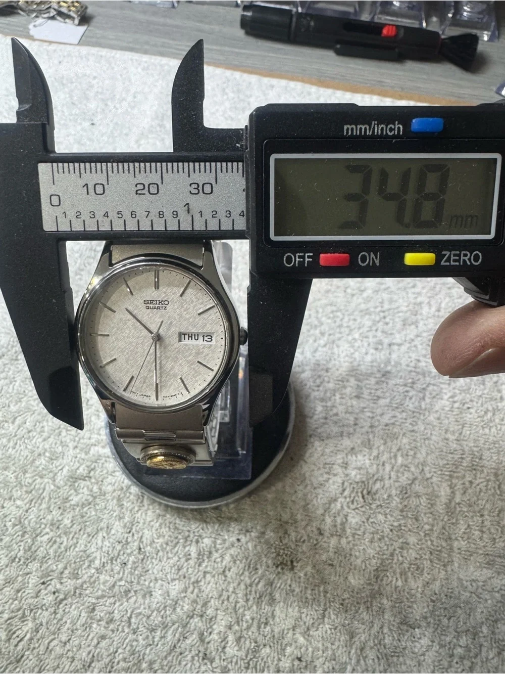 #182 Seiko Quartz Men's Silver Dial Stainless Watch